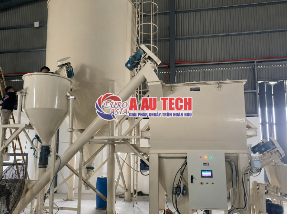 Hoàn thiện hệ thống máy trộn bột trét 2 tầng kèm silo 30 tấn