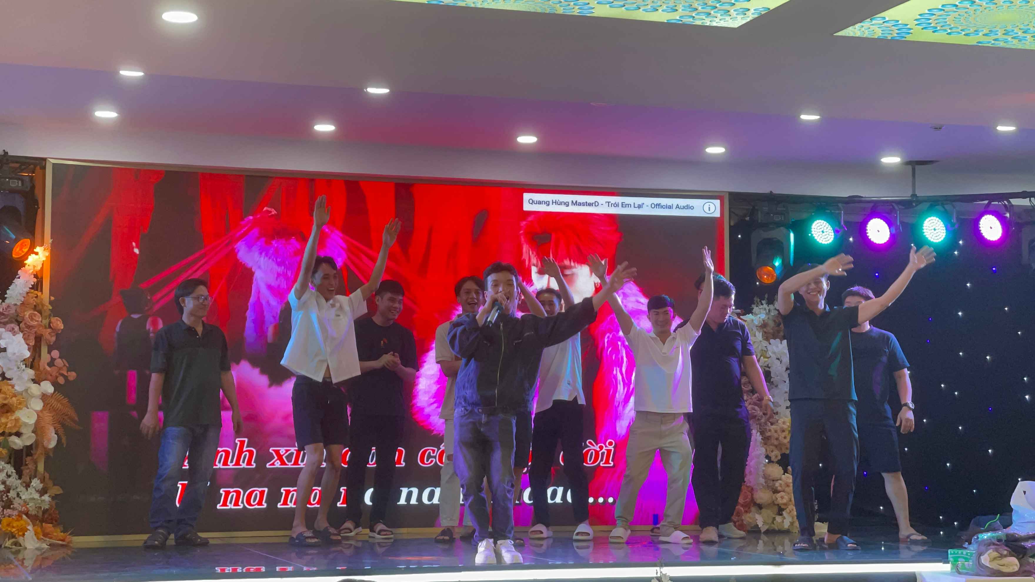 Văn nghệ gala Á Âu