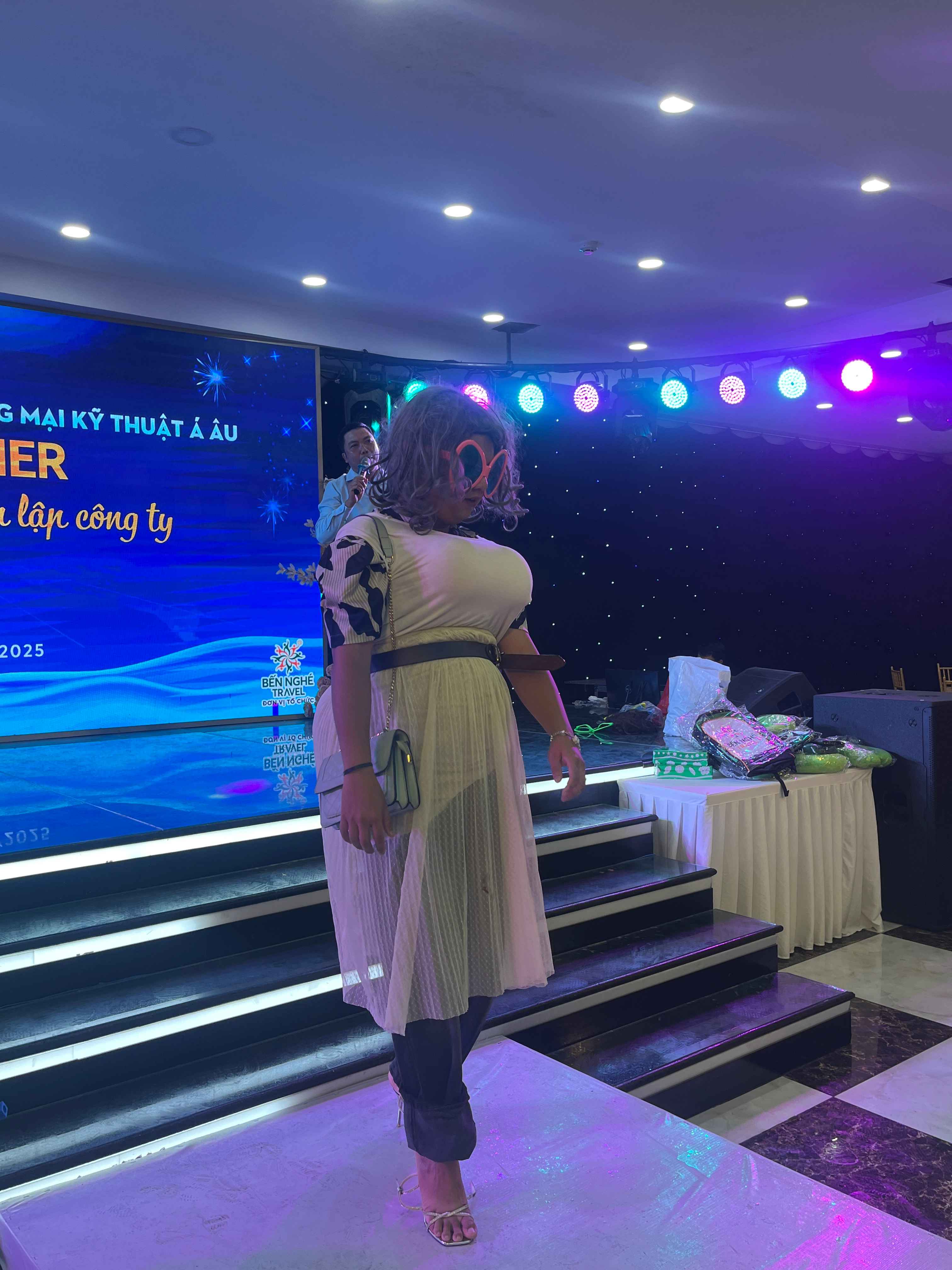 Văn nghệ gala Á Âu