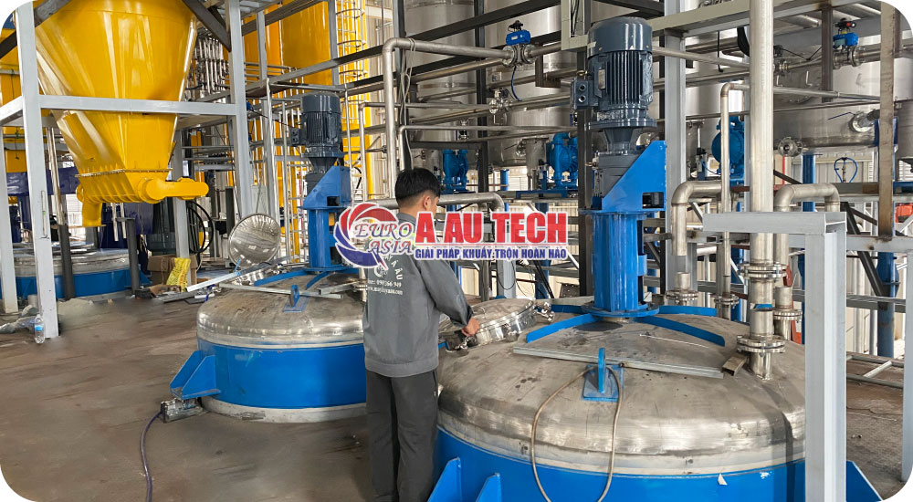 hệ thống khuấy trộn sơn kèm silo chứa phụ gia