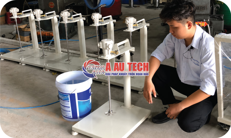 Máy khuấy nâng tay khí nén