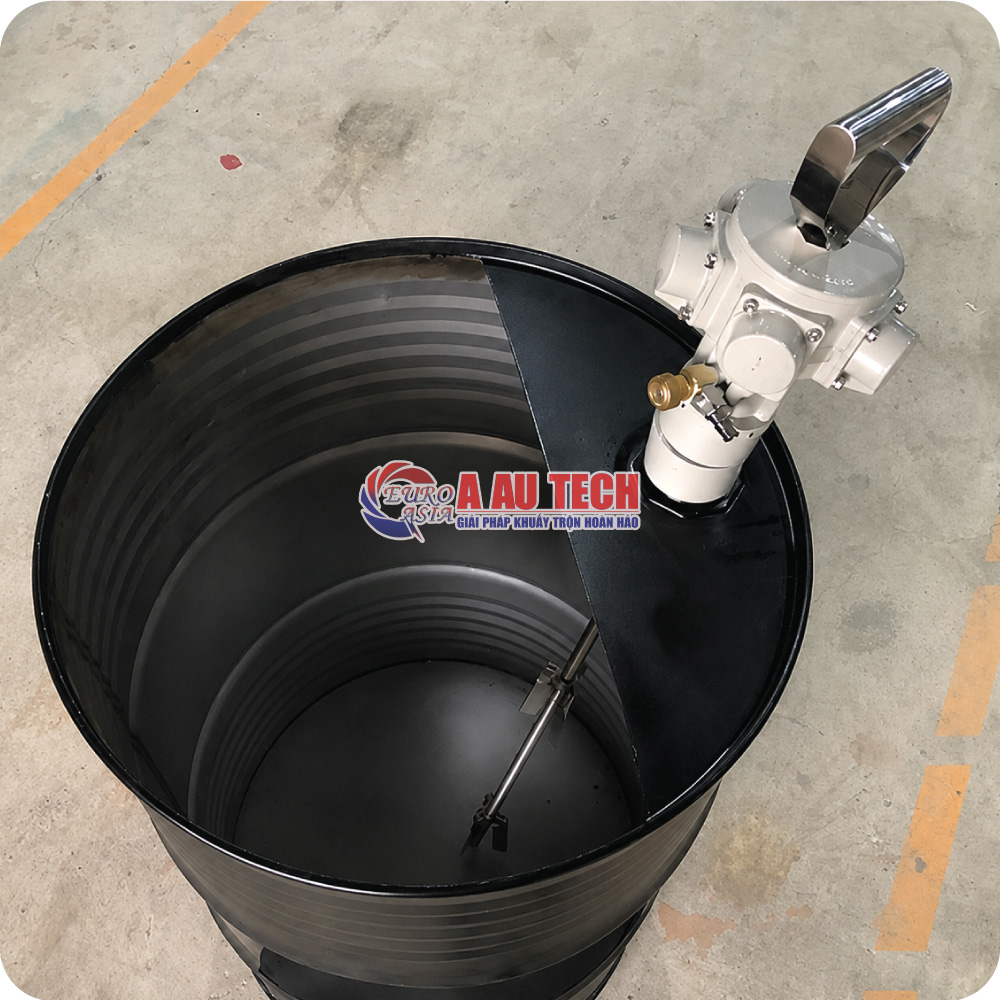 Máy khuấy gắn nắp phuy