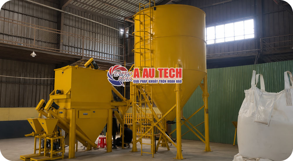 Hệ thống máy trộn 2 tầng kèm silo chứa 30 tấn