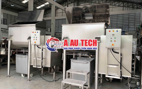 Máy trộn nằm ngang