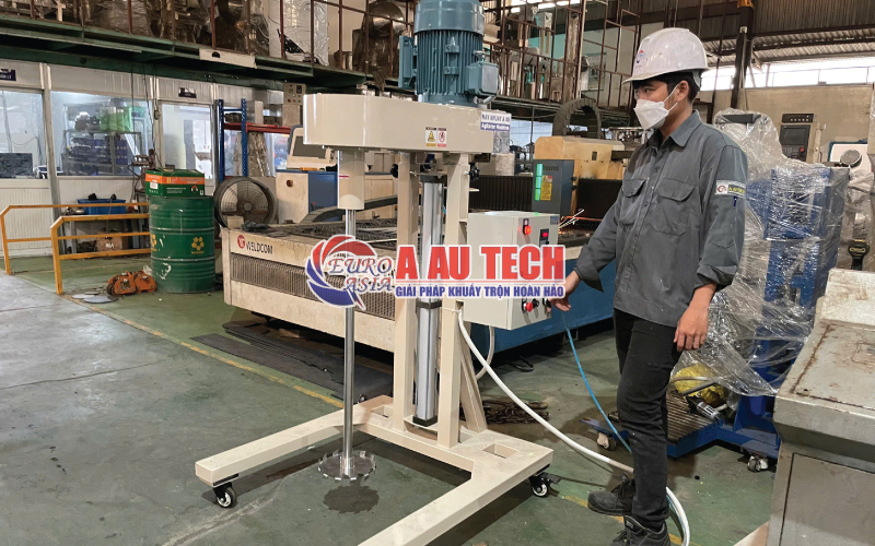 Máy khuấy hóa chất 200 lít