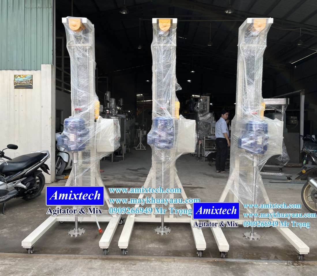 máy khuấy nâng điện á âu