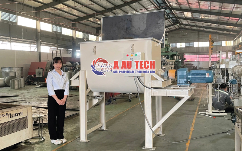 Máy trộn phân bón nằm ngang