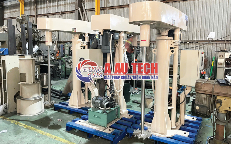 máy khuấy trộn sơn