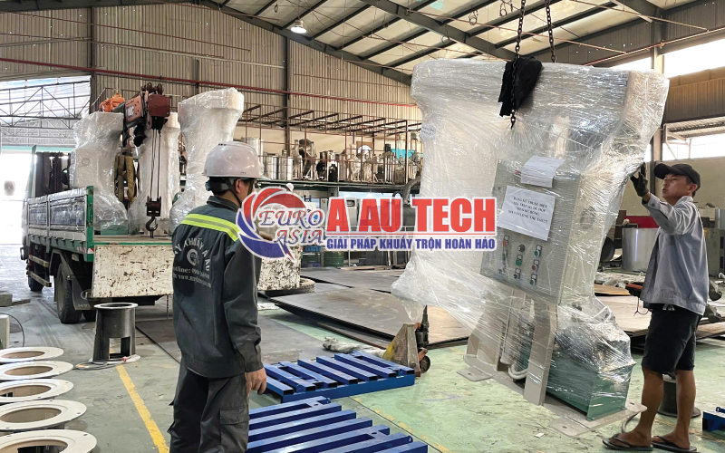 Giao hàng máy khuấy sơn