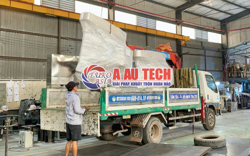 Giao hàng máy khuấy sơn