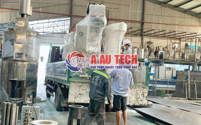 Giao hàng máy khuấy sơn