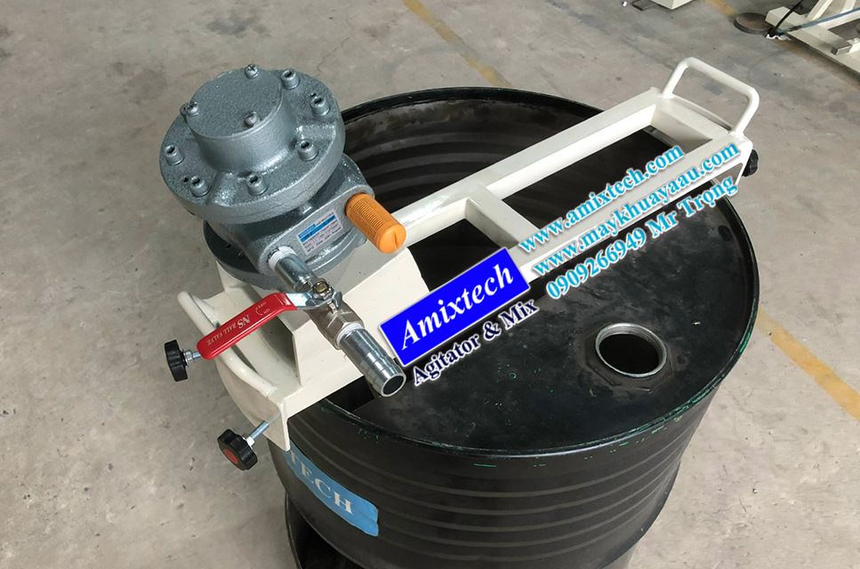 Máy khuấy gắn lỗ thùng phuy