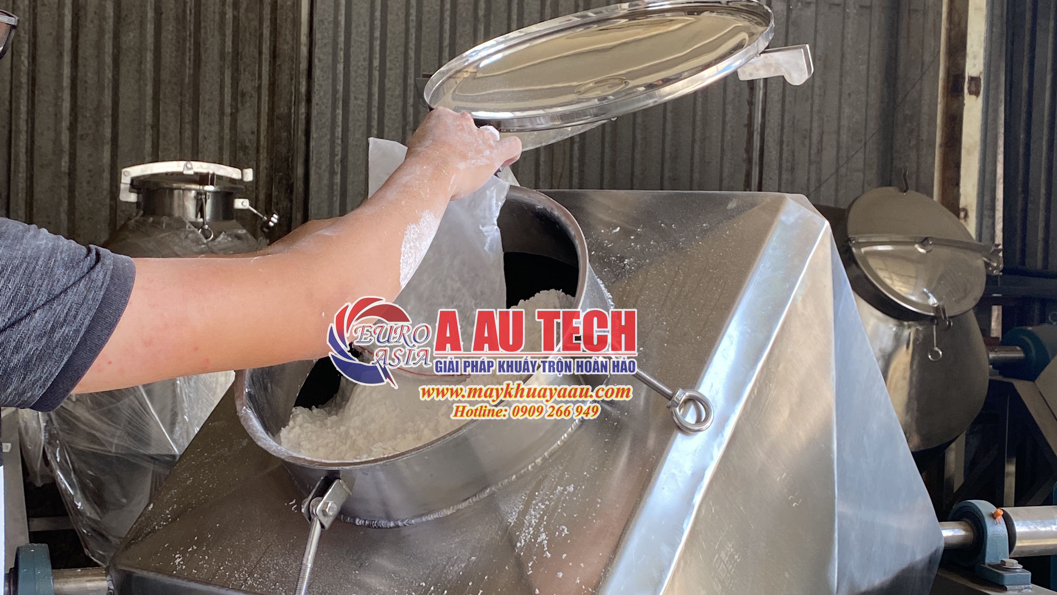 Máy trộn bột lập phương