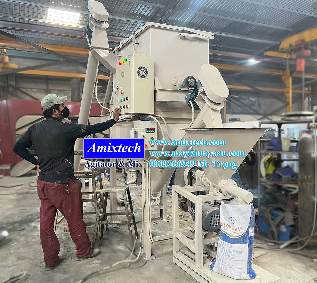 máy trộn bột xây dưng cân định lượng