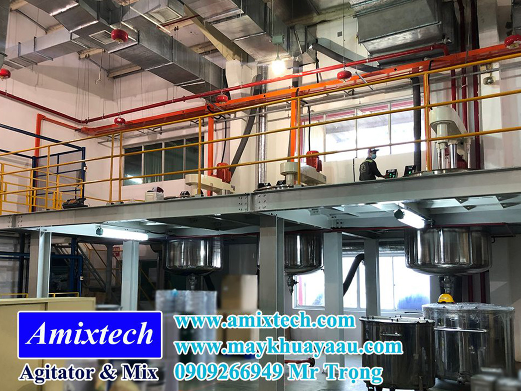Máy khuấy sơn lắp trên sàn thao tác